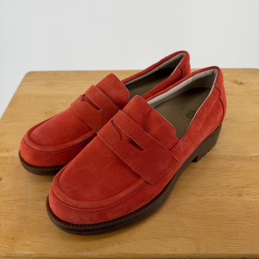 Revitalign Penny Loafer Womens 8 Red Suede Orthotic Lug Sole Classic Academia